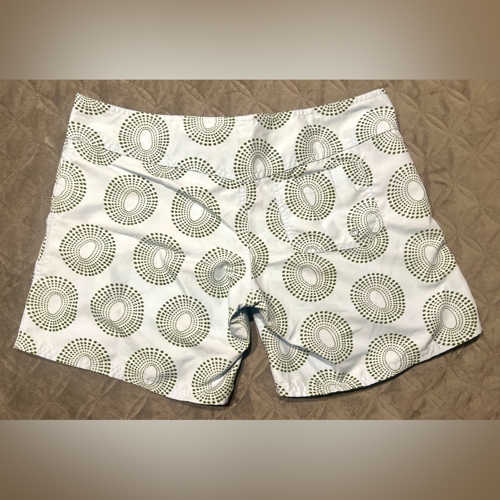 Carve Designs Women’s Baby Blue & Olive Patterned Board Shorts! Sz S! Very Cute! - Picture 4 of 4